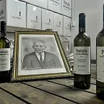 Krasospito 1850 - A Corfiot Wine House Reborn 度假居 莱夫基米