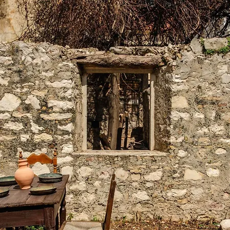 Krasospito 1850 - A Corfiot Wine House Reborn Vakantiehuis Lefkímmi