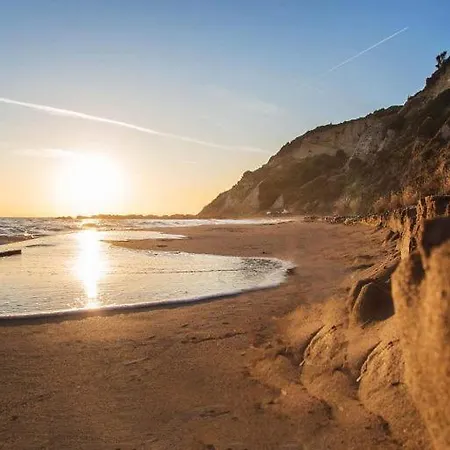 Krasospito 1850 - A Corfiot Wine House Reborn Vakantiehuis Lefkímmi