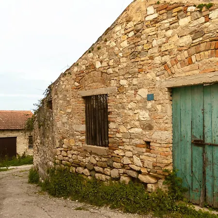 Krasospito - The History Of The Ruins Semesterbostad Lefkimmi (Corfu)