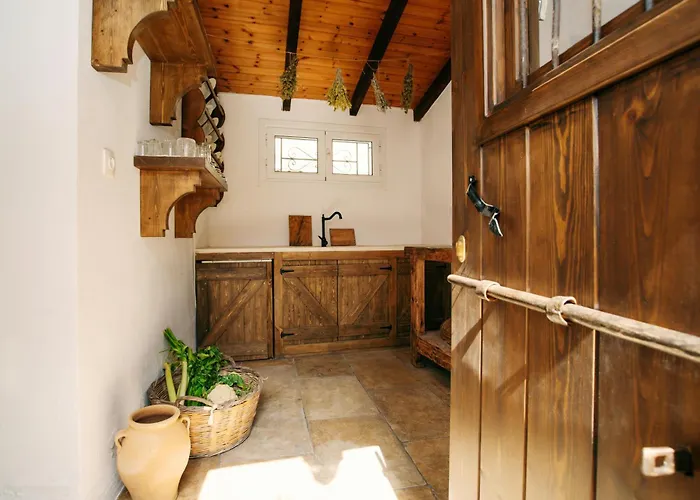 Krasospito 1850 - A Corfiot Wine House Reborn بيت للعطل *