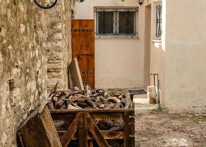 Krasospito 1850 - A Corfiot Wine House Reborn بيت للعطل