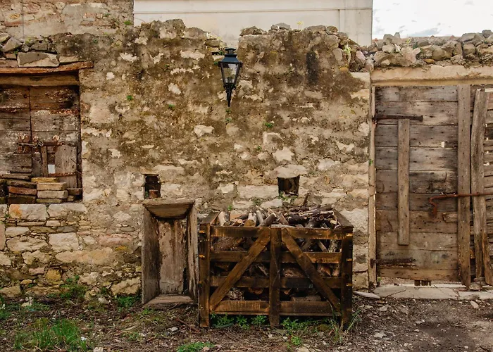Krasospito 1850 - A Corfiot Wine House Reborn بيت للعطل *