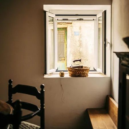 Case de vacanță Krasospito 1850 - A Corfiot Wine House Reborn *